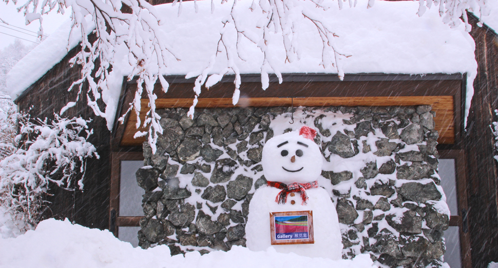 ギャラリーフルールでは雪だるまがお出迎え