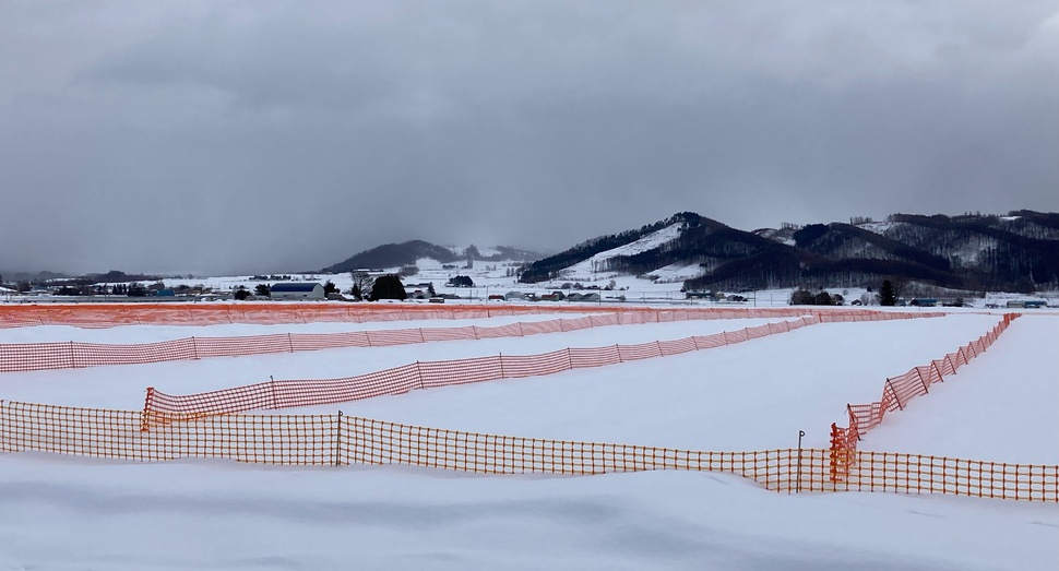 雪に覆われた「イースト」